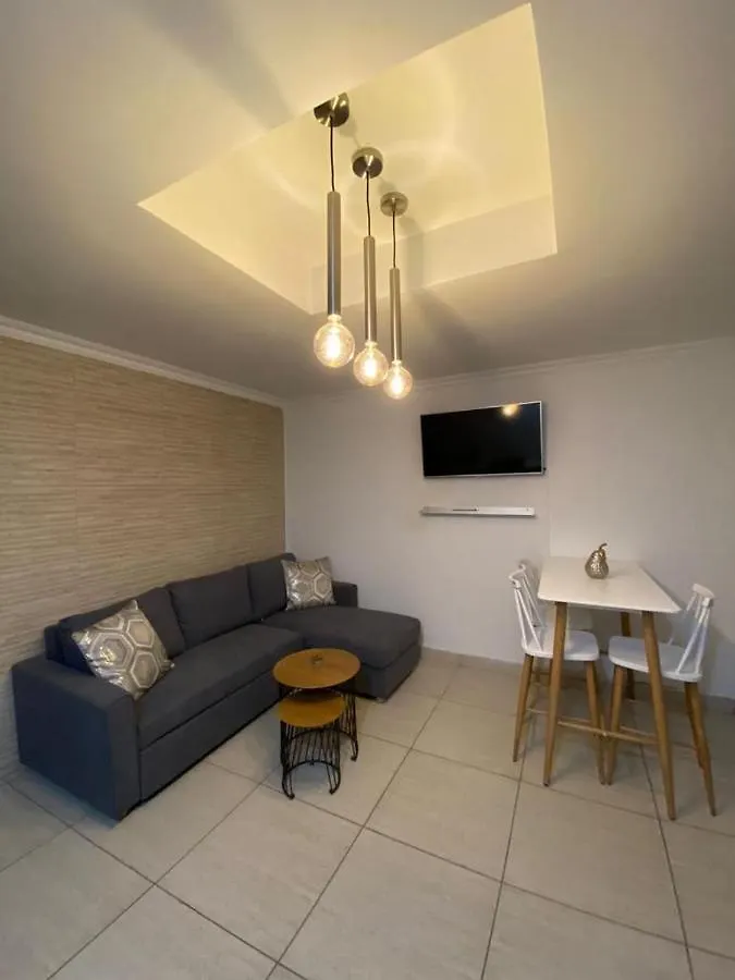 아파트 White Sands Apartments, 3 Minutes Walking To The Beach 팜비치