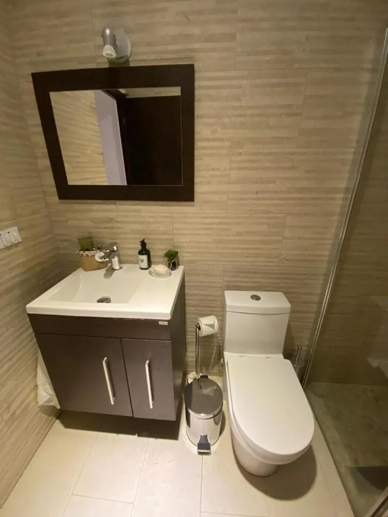 White Sands Apartments, 3 Minutes Walking To The Beach 팜비치 아파트